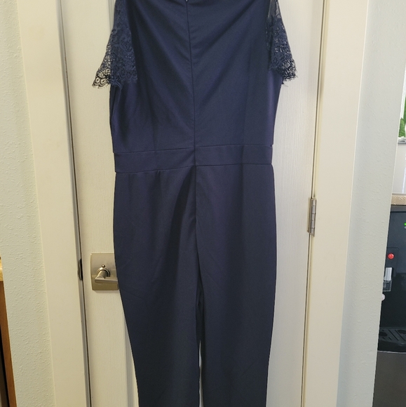 Lace sleeve tapered leg romper - Picture 4 of 4